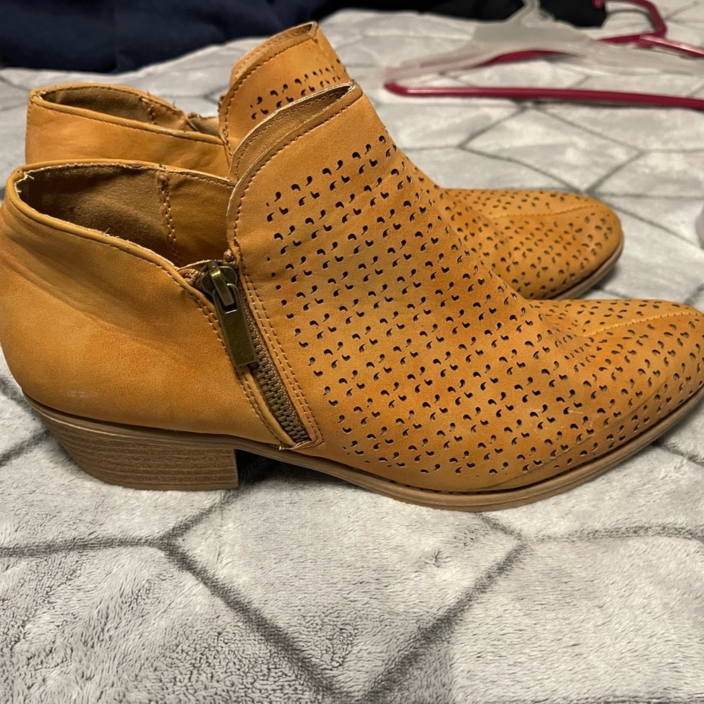 Women’s booties